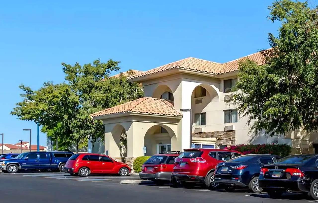 Comfort Inn & Suites Phoenix North - Deer Valley Экстерьер фото