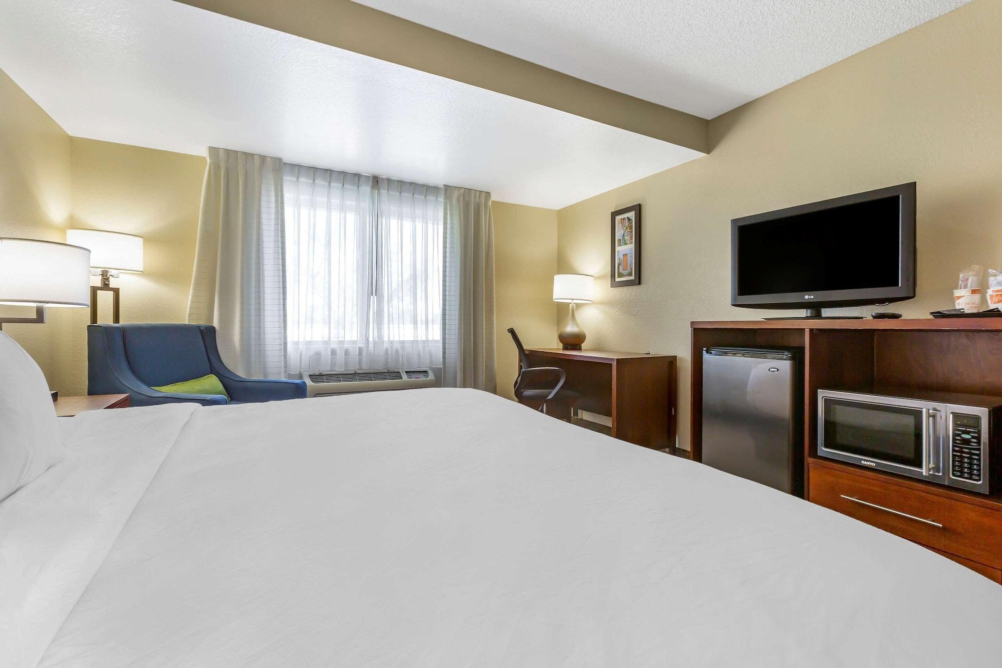 Comfort Inn & Suites Phoenix North - Deer Valley Экстерьер фото