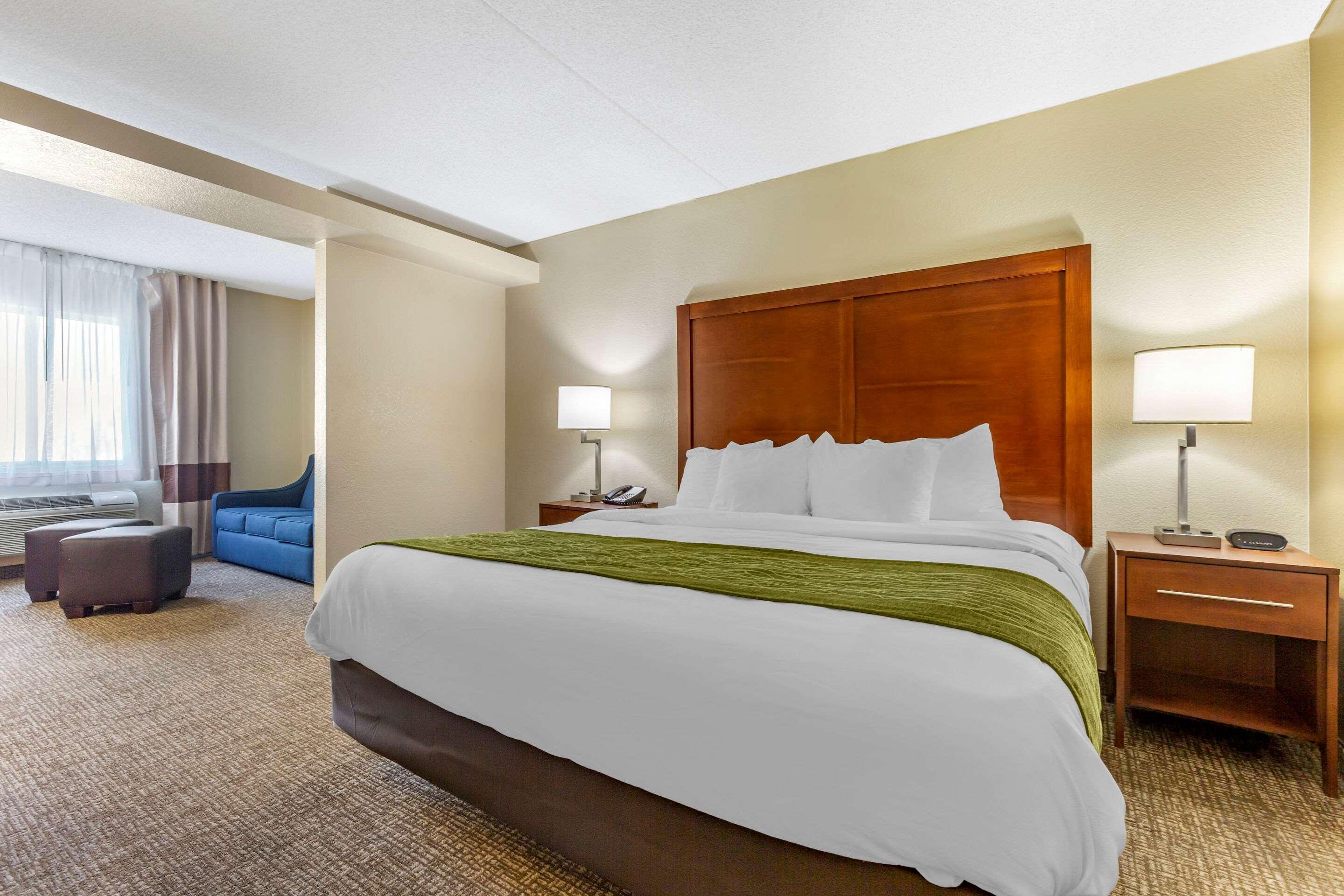 Comfort Inn & Suites Phoenix North - Deer Valley Экстерьер фото