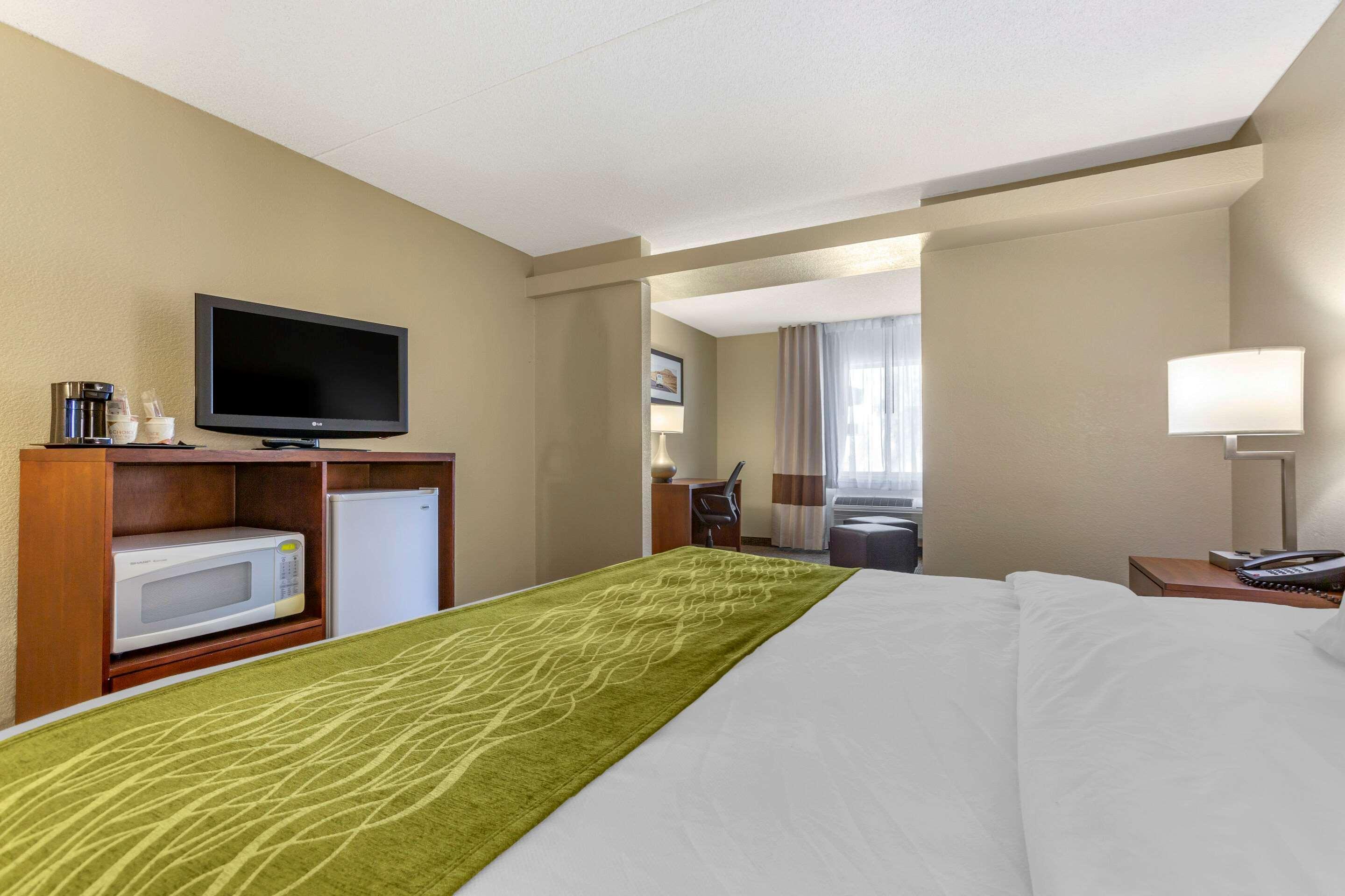 Comfort Inn & Suites Phoenix North - Deer Valley Экстерьер фото