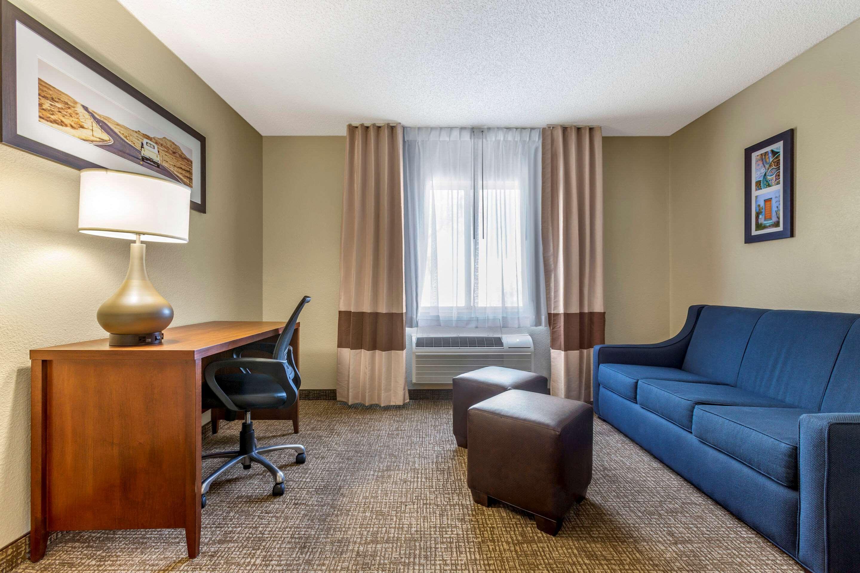 Comfort Inn & Suites Phoenix North - Deer Valley Экстерьер фото