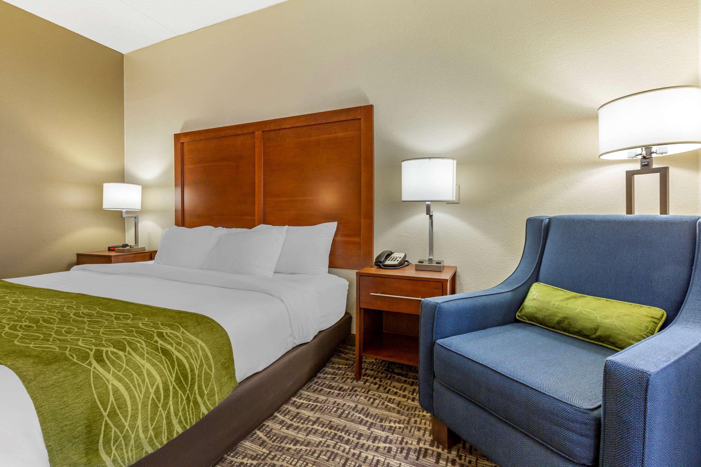 Comfort Inn & Suites Phoenix North - Deer Valley Экстерьер фото