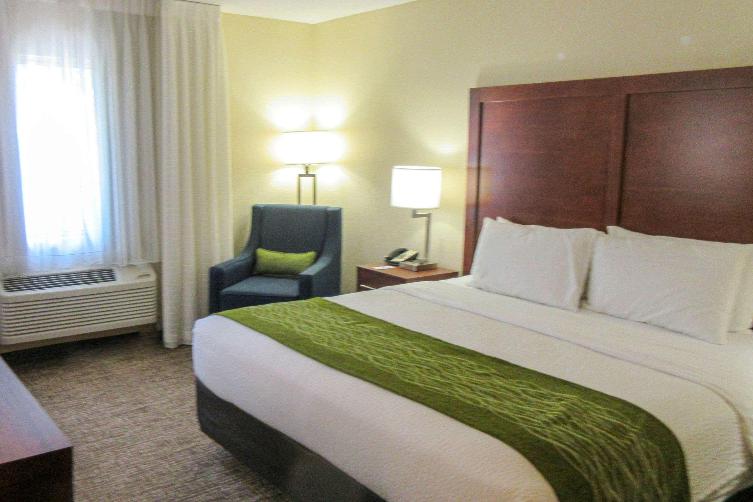 Comfort Inn & Suites Phoenix North - Deer Valley Экстерьер фото