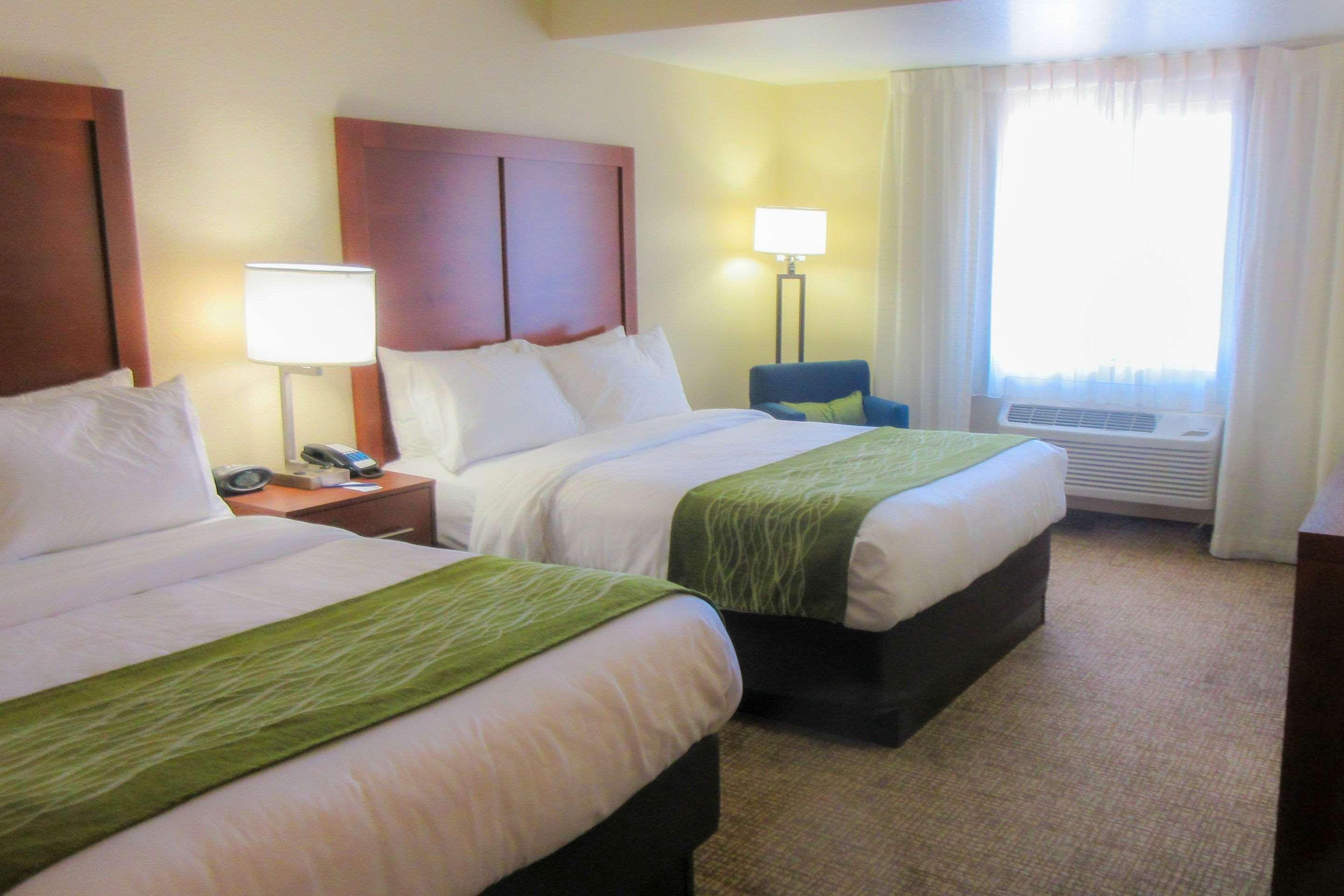 Comfort Inn & Suites Phoenix North - Deer Valley Экстерьер фото