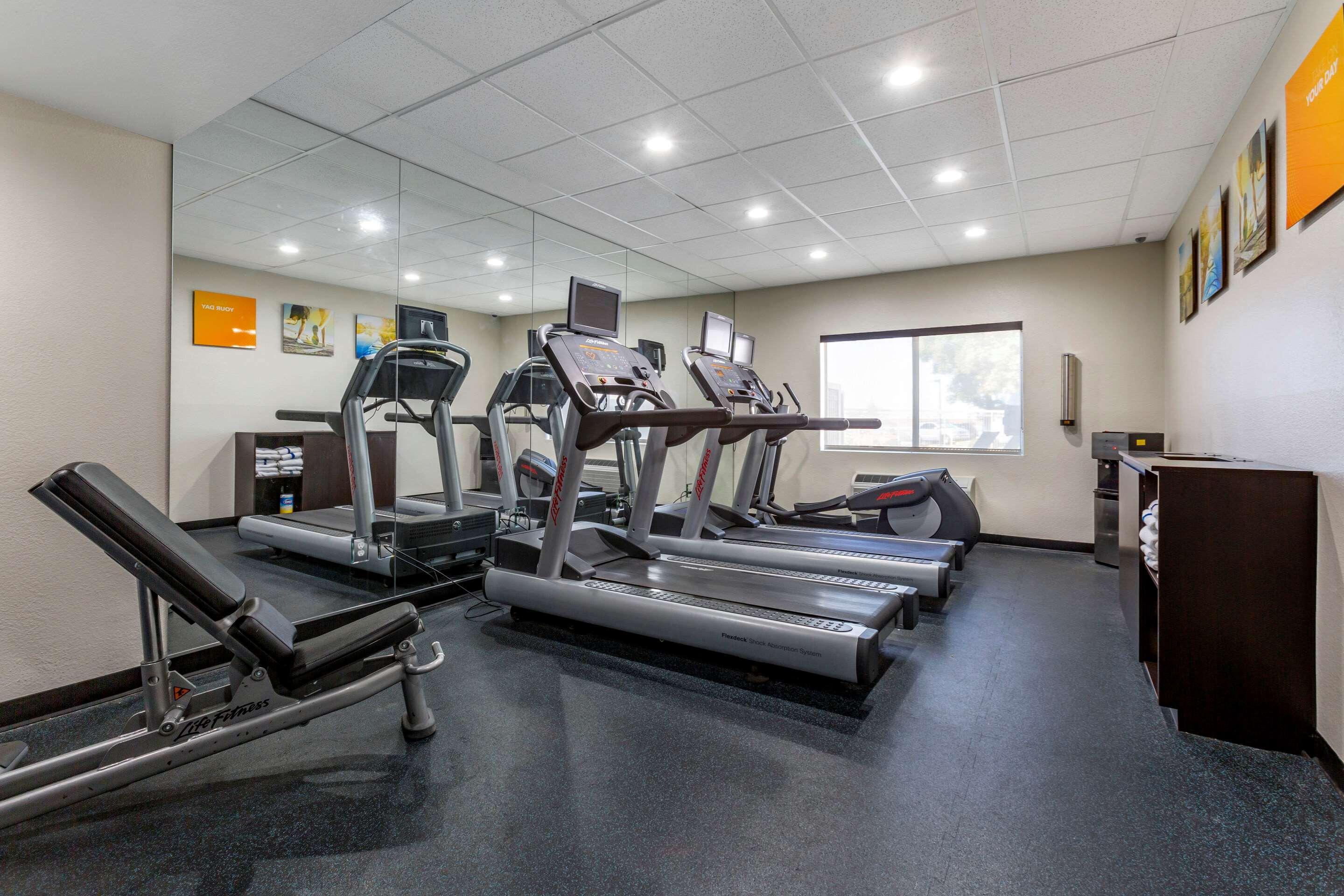 Comfort Inn & Suites Phoenix North - Deer Valley Экстерьер фото