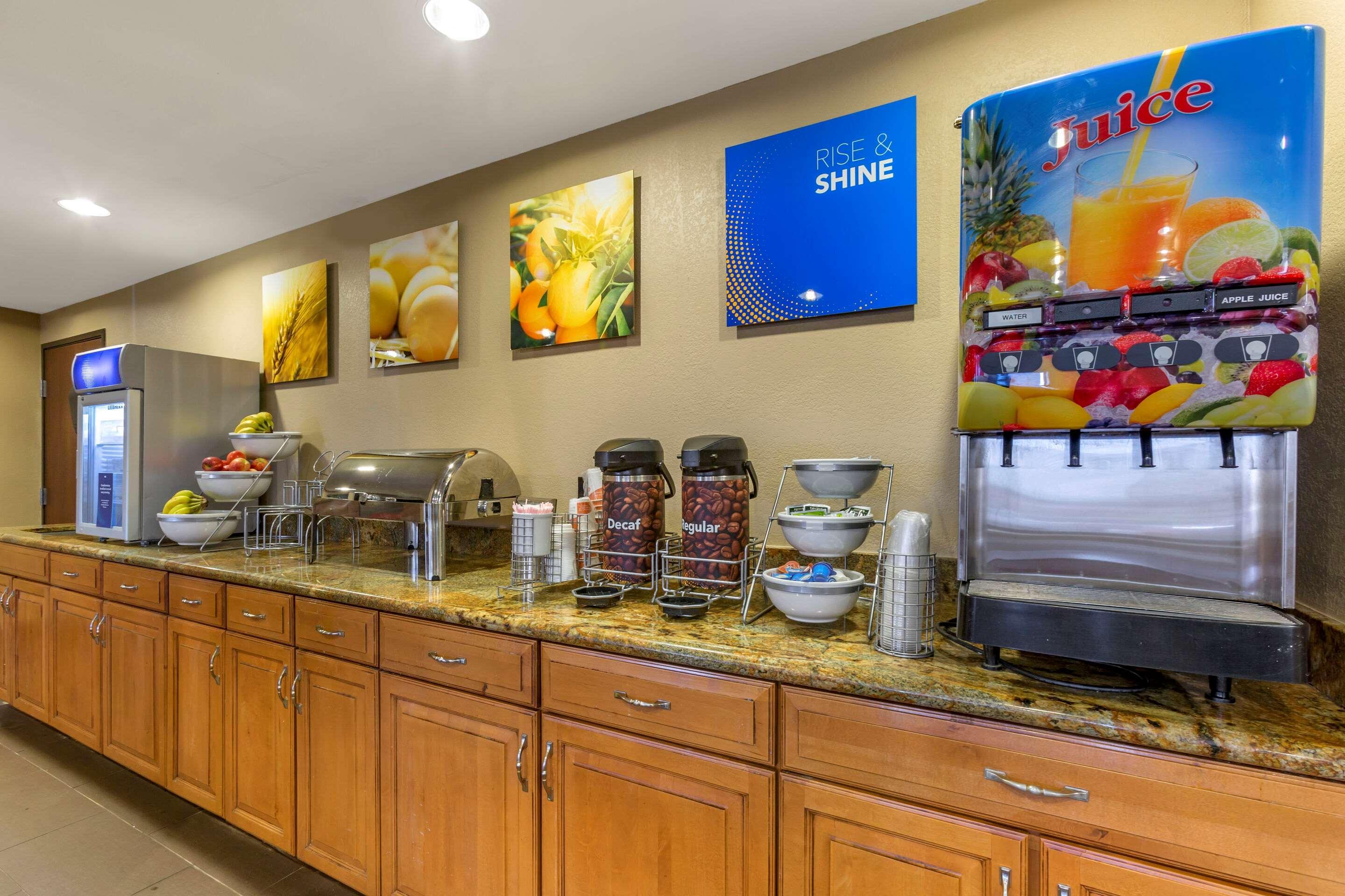 Comfort Inn & Suites Phoenix North - Deer Valley Экстерьер фото