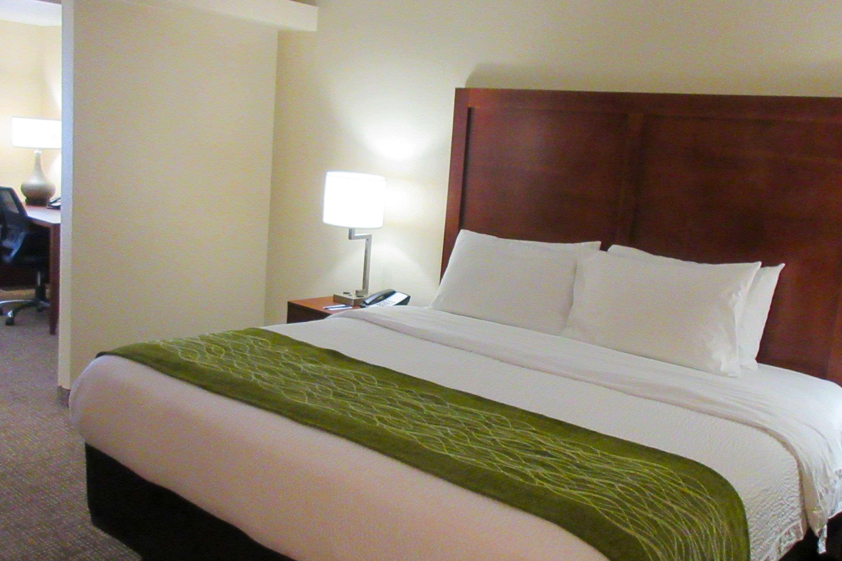 Comfort Inn & Suites Phoenix North - Deer Valley Экстерьер фото