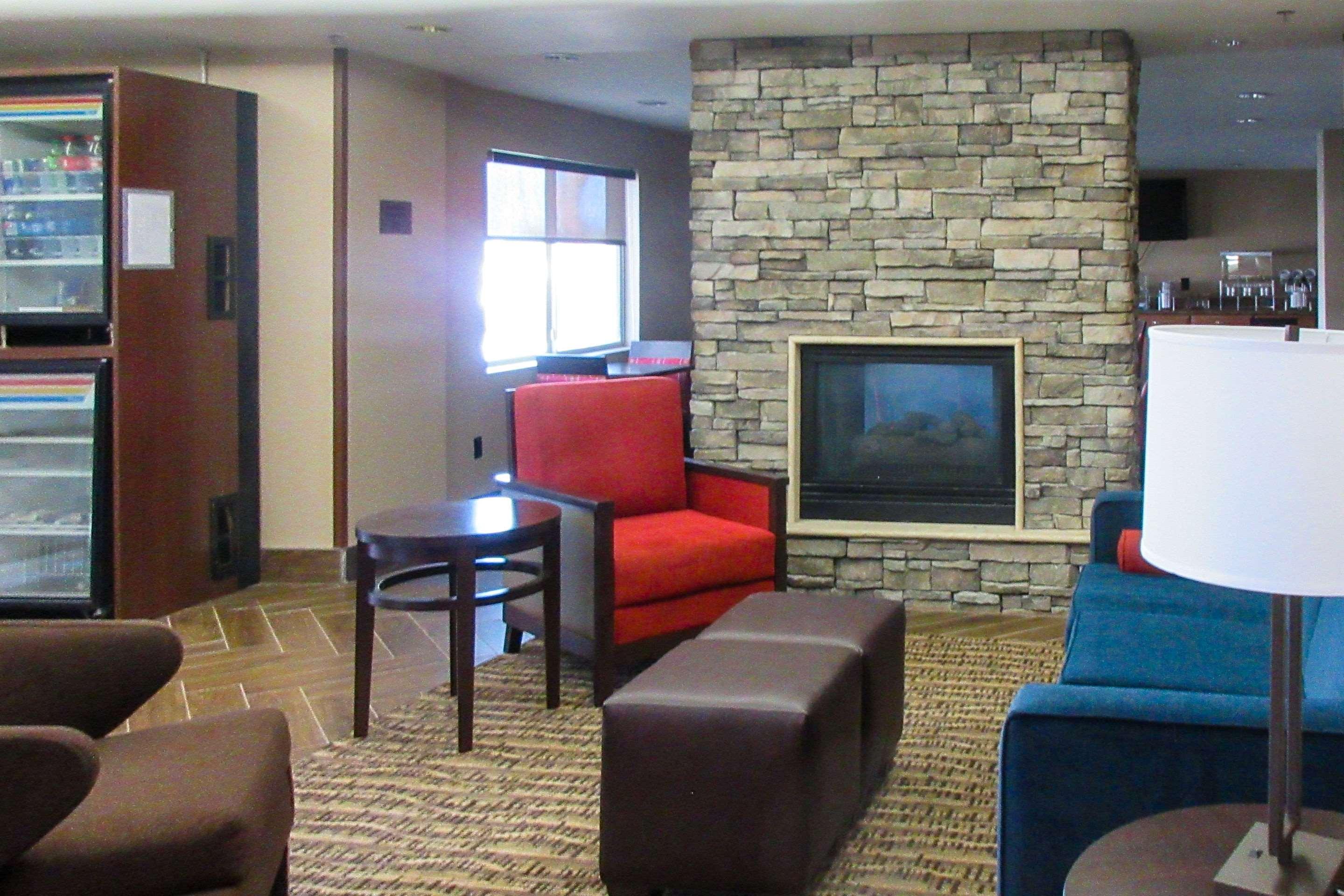 Comfort Inn & Suites Phoenix North - Deer Valley Экстерьер фото