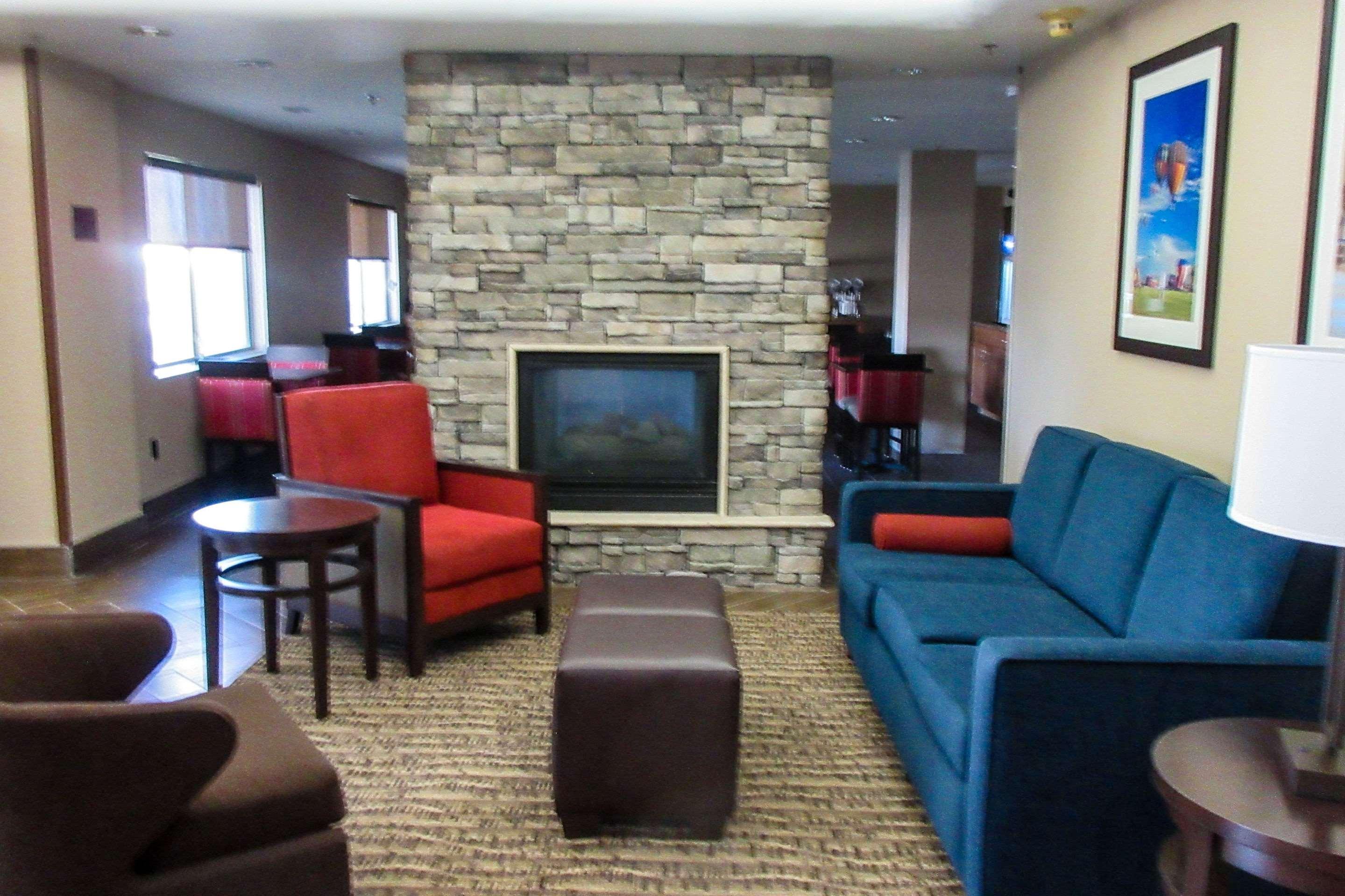 Comfort Inn & Suites Phoenix North - Deer Valley Экстерьер фото