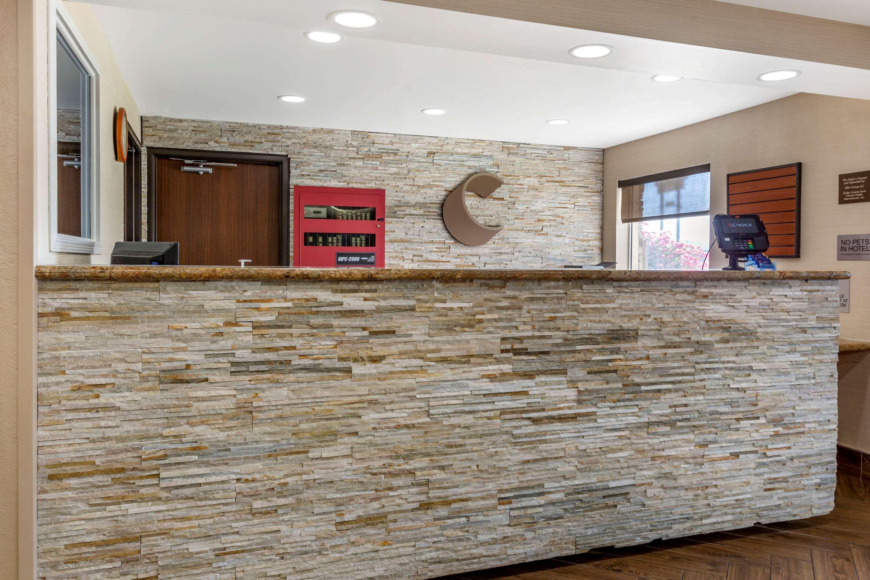 Comfort Inn & Suites Phoenix North - Deer Valley Экстерьер фото